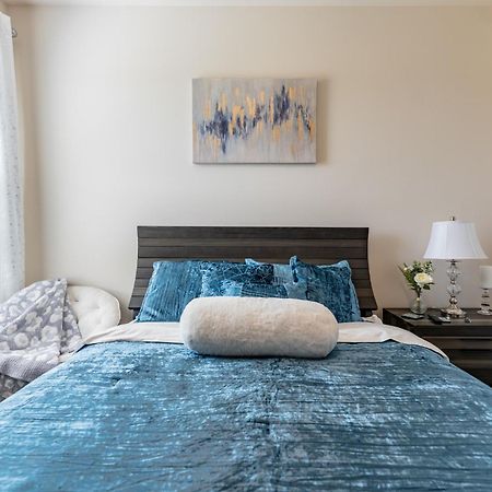 Luxury Bedroom With Private Bath Hampton Buitenkant foto