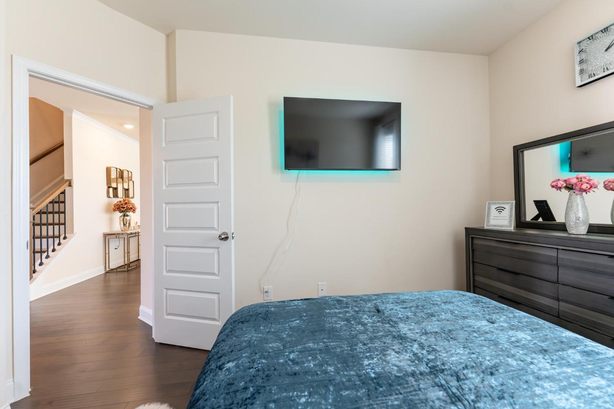 Luxury Bedroom With Private Bath Hampton Buitenkant foto